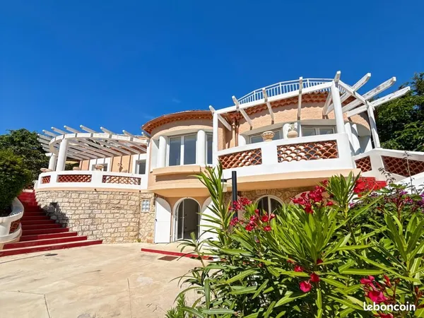Propriété 8 pièces 260 m²