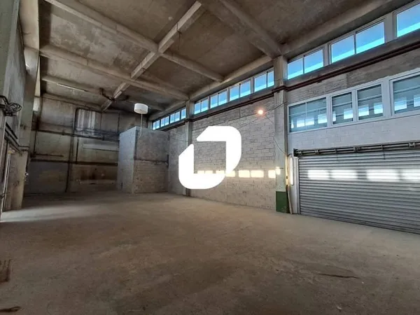 Local d'activité 370 m²