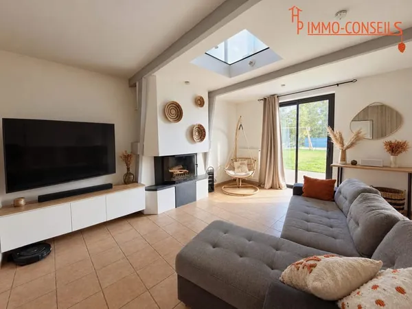 Maison familiale avec 4 chambres, bureau, mezzanine et garage