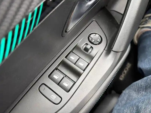 Peugeot 2008 bluehdi 130 s&amp;s eat8 — photo 48