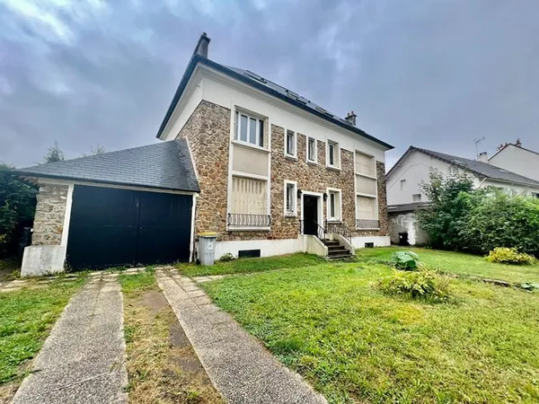 'Voisins-le-Bretonneux Village' Comme une maison de 3 pièces de 79 m² avec terrasse, jardin collecti