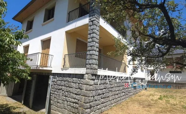 Maison 10 pièces 195 m²