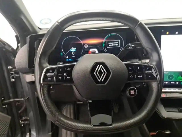 Renault Megane e-tech ev60 220 ch super charge — photo 3