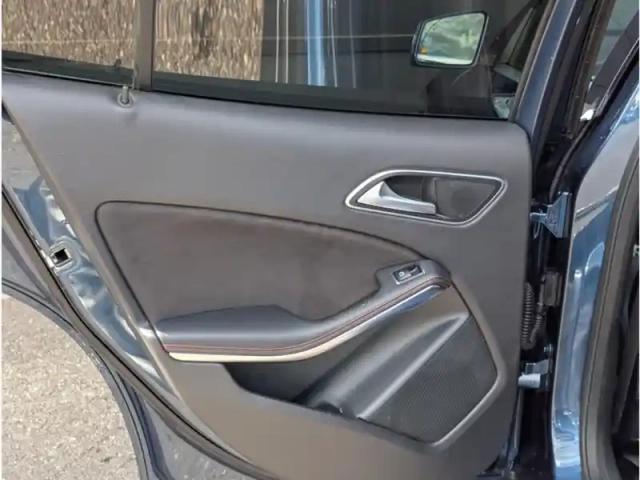Mercedes Gla 180 — photo 17