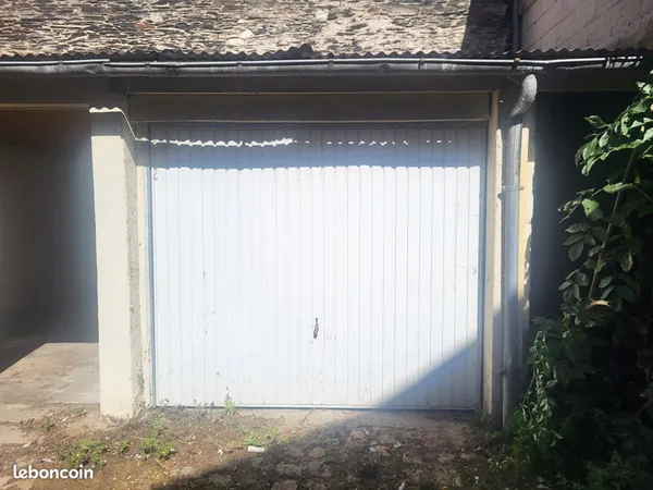 Stationnement Location Angers   100€