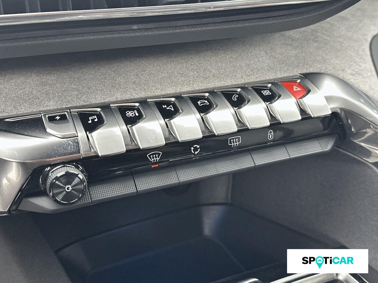 Peugeot 3008 hybrid4 300ch gt e-eat8 — photo 15