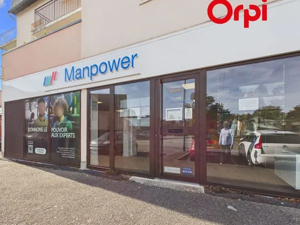 Local professionnel 1 pièce 148 m²