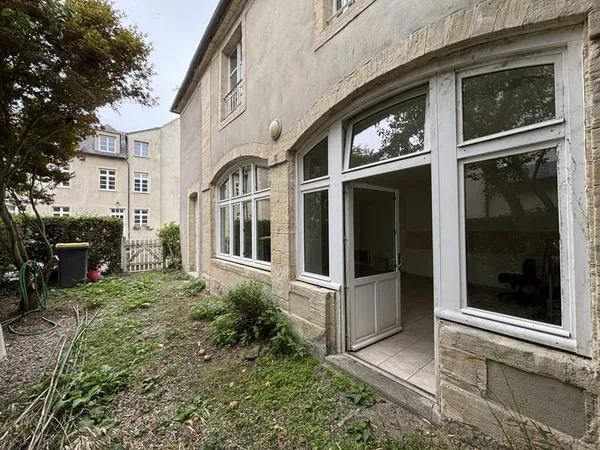 BAYEUX CENTRE HISTORIQUE MAISON AVEC JARDIN PRIVATIF ET