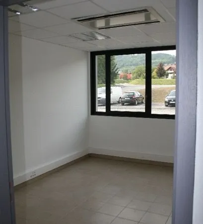 BUREAUX 81 m2 Pringy Promery