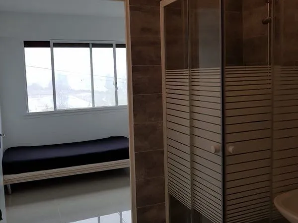 Idéal, chambre avec douche