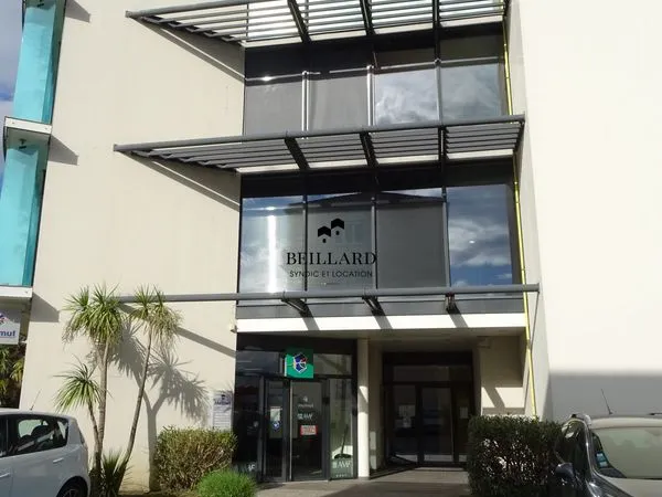 Local commercial 93 m² Pau