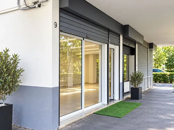 Local commercial 84 m²