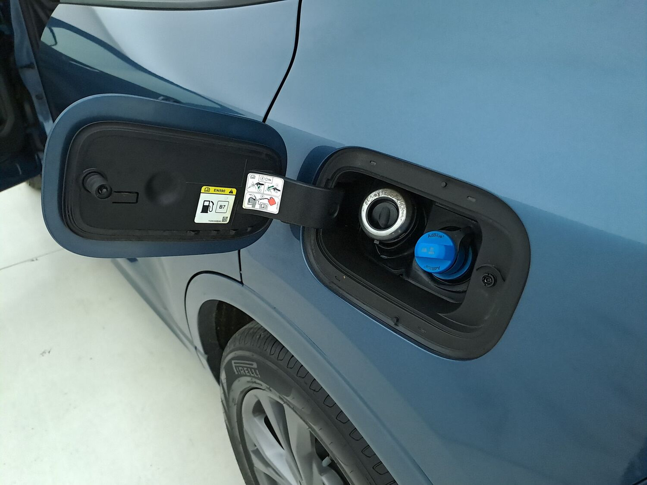 Ford Kuga — photo 19