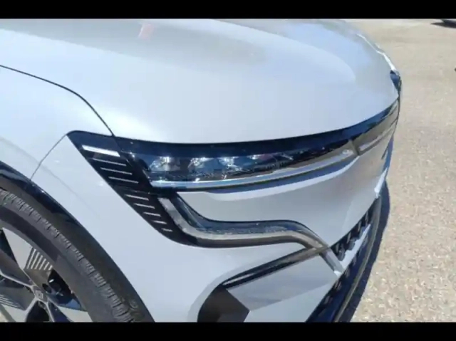 Renault Megane e-tech electric ev60 220ch equilibre super charge — photo 15
