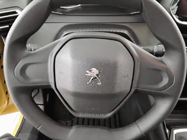 Peugeot 208 puretech 75 s&amp;s bvm5 — photo 34