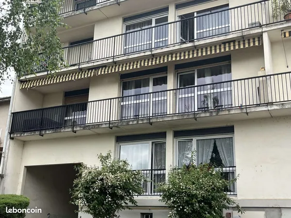 A louer appartement T4 traversant de 105m² - DOUBLE SEJOUR SALLE A MANGER -3 CHAMBRES - CUISINE ÉQUI