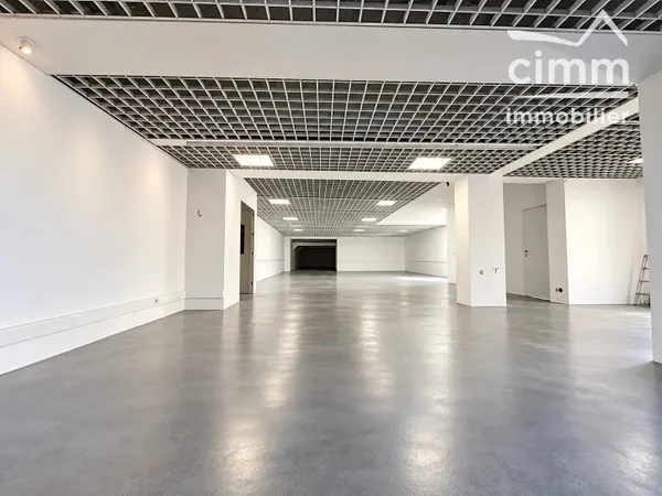 À LOUER – LOCAL COMMERCIAL 254 M² – HYPERCENTRE DE COULOMMIERS