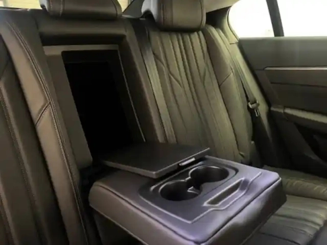 Peugeot 508 hybrid 225 e-eat8 — photo 35