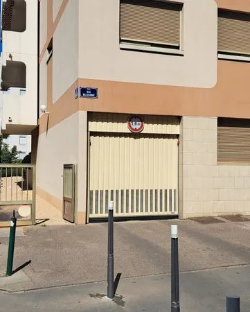Particulier loue garage Bellecombe