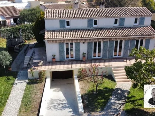 Maison Draguignan 6 pièce(s) 177 m2
