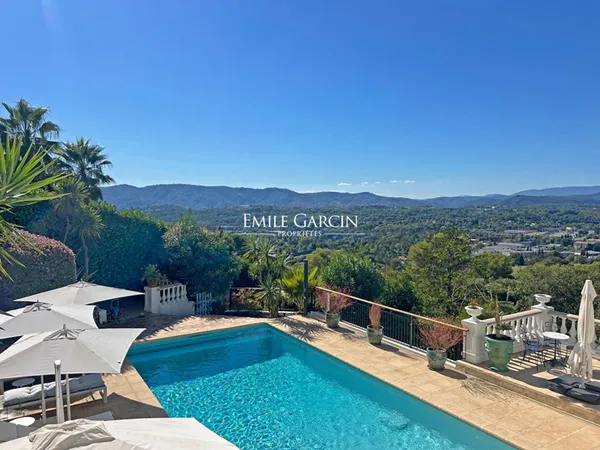 A vendre, Côte d'Azur, Mougins, Villa provençale avec vue dégagée