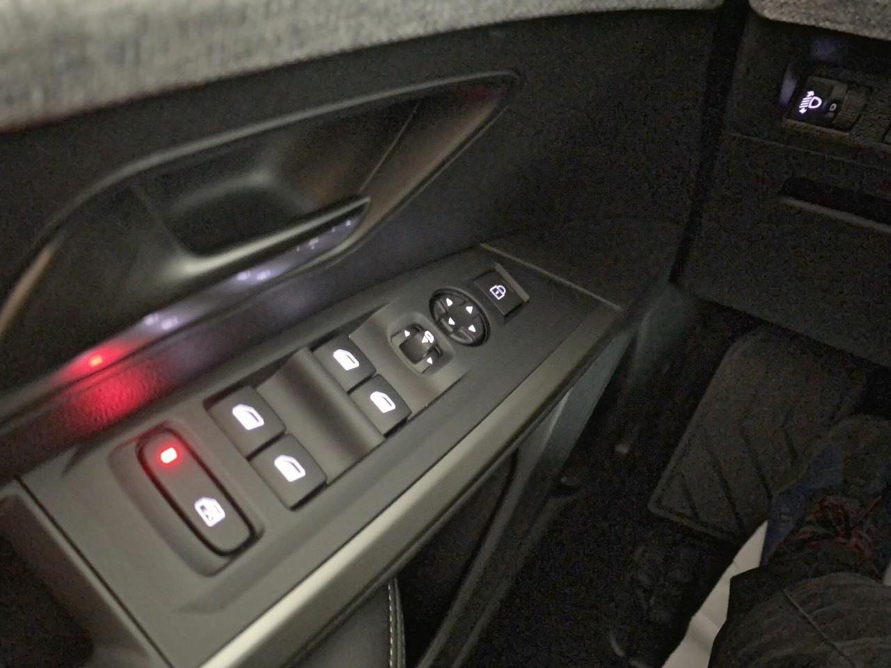Peugeot 5008 hybrid 145 ch e-dcs6 allure — photo 20