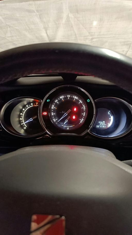 DS DS3 1.2 PureTech 130 - Sport Chic – 2018 – 87236 km – Essence – Boîte Manuelle — photo 26