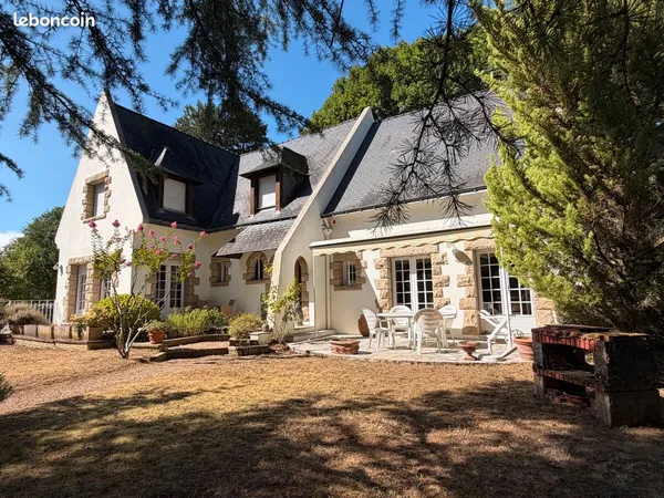 PARC DE LA HAYE, spacieuse maison