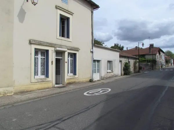 ALLOUE (10 km de
