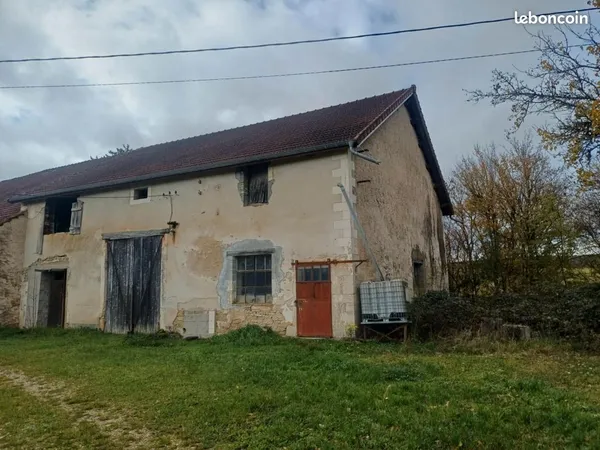 Grange 180 m² + terrain 1600 m² - toiture neuve - viabilisée - Maâtz