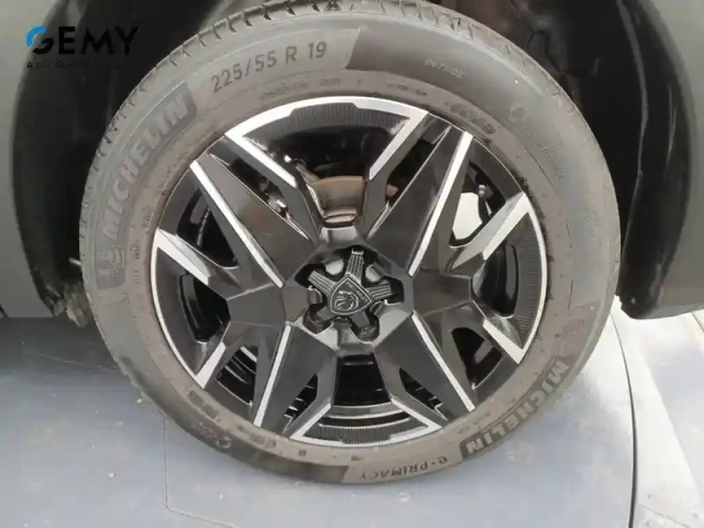 Peugeot 3008 hybrid 136 e-dcs6 — photo 11