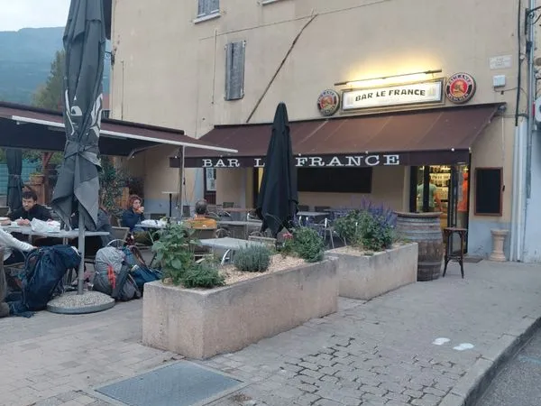 Bar de village
