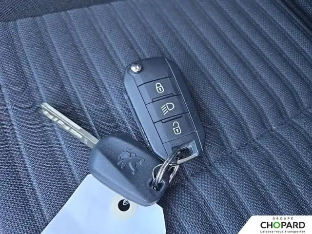 Peugeot 208 puretech 75 s&amp;s bvm5 — photo 21