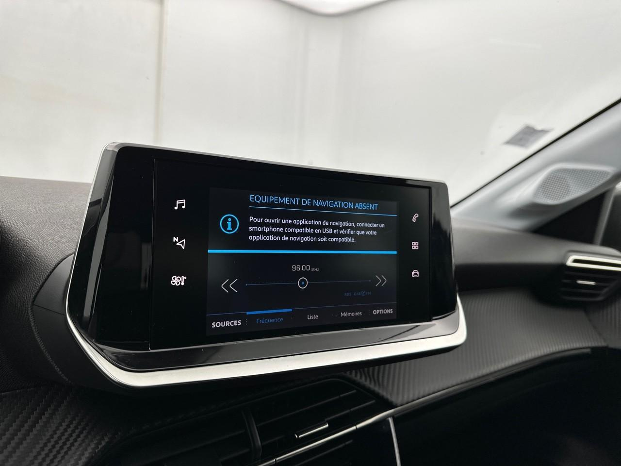 Peugeot 208 puretech 100 s&s bvm6 style — photo 10