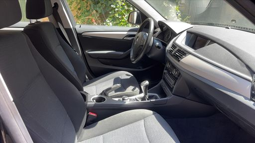 BMW X1 sDrive 18i 150 - Business – 2014 – 119432 km – Essence – Boîte Manuelle — photo 24