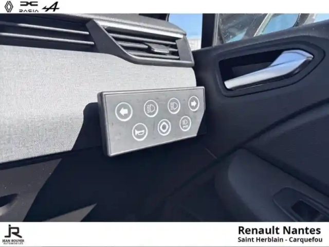 Renault Clio 1.5 blue dci 100ch evolution - auto ecole — photo 12