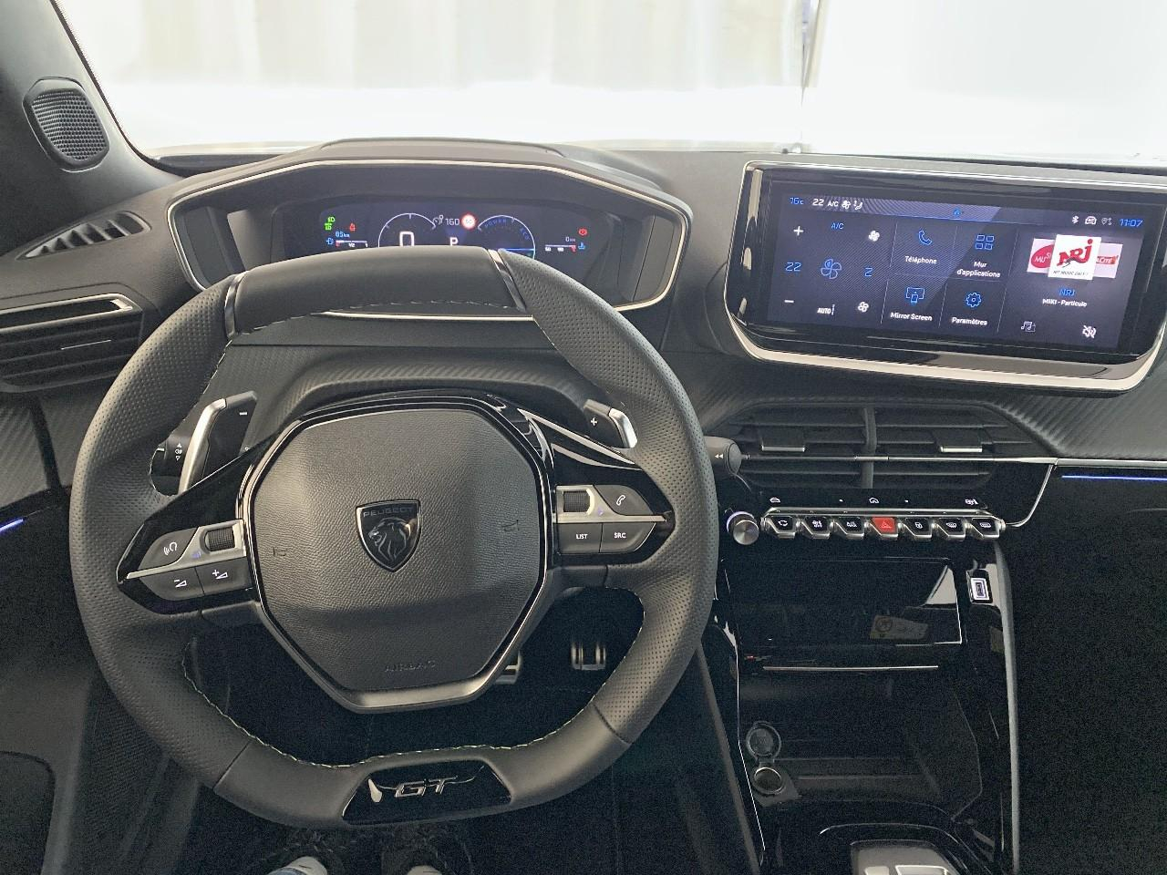 Peugeot 2008 hybrid 145 e-dcs6 gt — photo 15