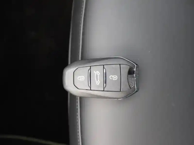 Peugeot 308 phev 225ch gt pack e-eat8 — photo 15