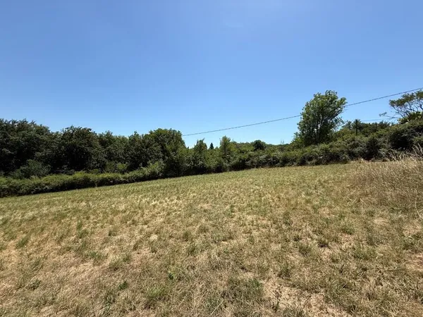 Terrain 3071 m²