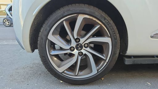 DS DS3 1.2 PureTech 130 - Sport Chic – 2016 – 120813 km – Essence – Boîte Manuelle — photo 22