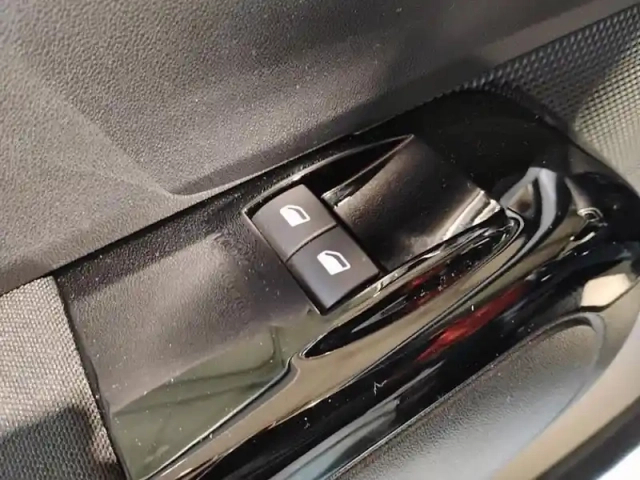 Citroën C3 puretech 83 s&amp;s bvm5 shine — photo 20