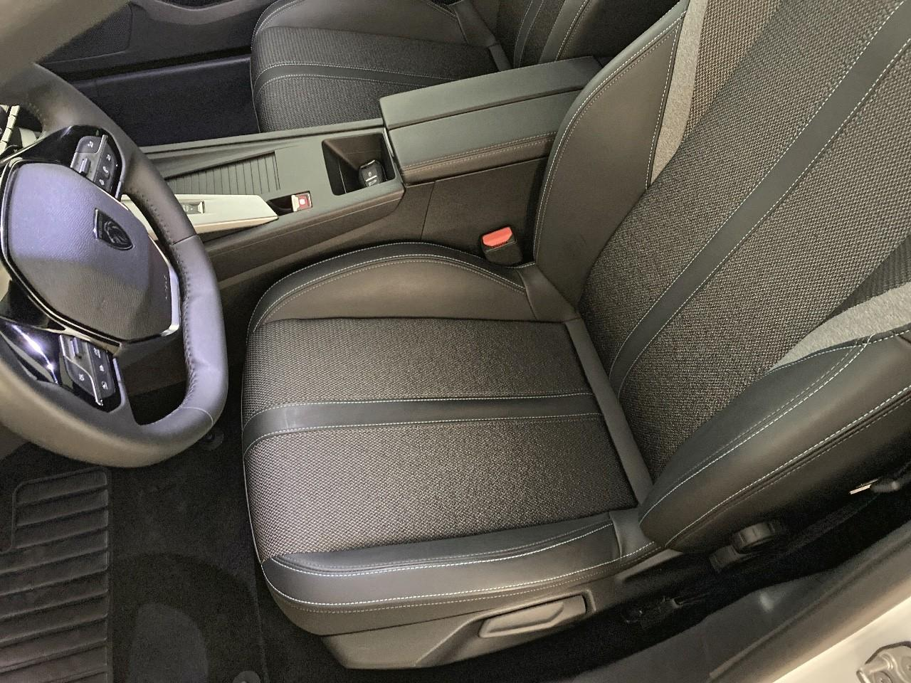 Peugeot 308 hybrid 145 e-dcs6 allure — photo 9