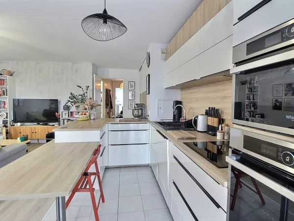 Appartement 4 pièces à vendre à Massy quartier Atlantis - 90,75 m², balcon et place de stationnement