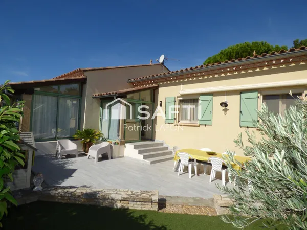 Villa 4 chambres, piscine, belles prestations.