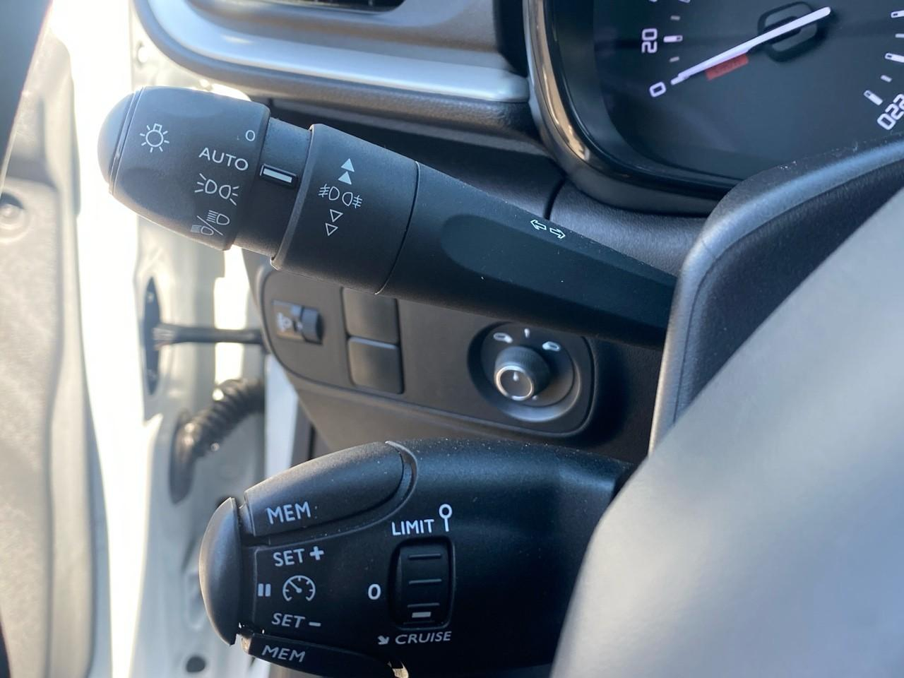 Citroën C3 1.2 puretech 83ch s&s shine — photo 17