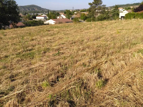 terrain constructible St SERNIN
