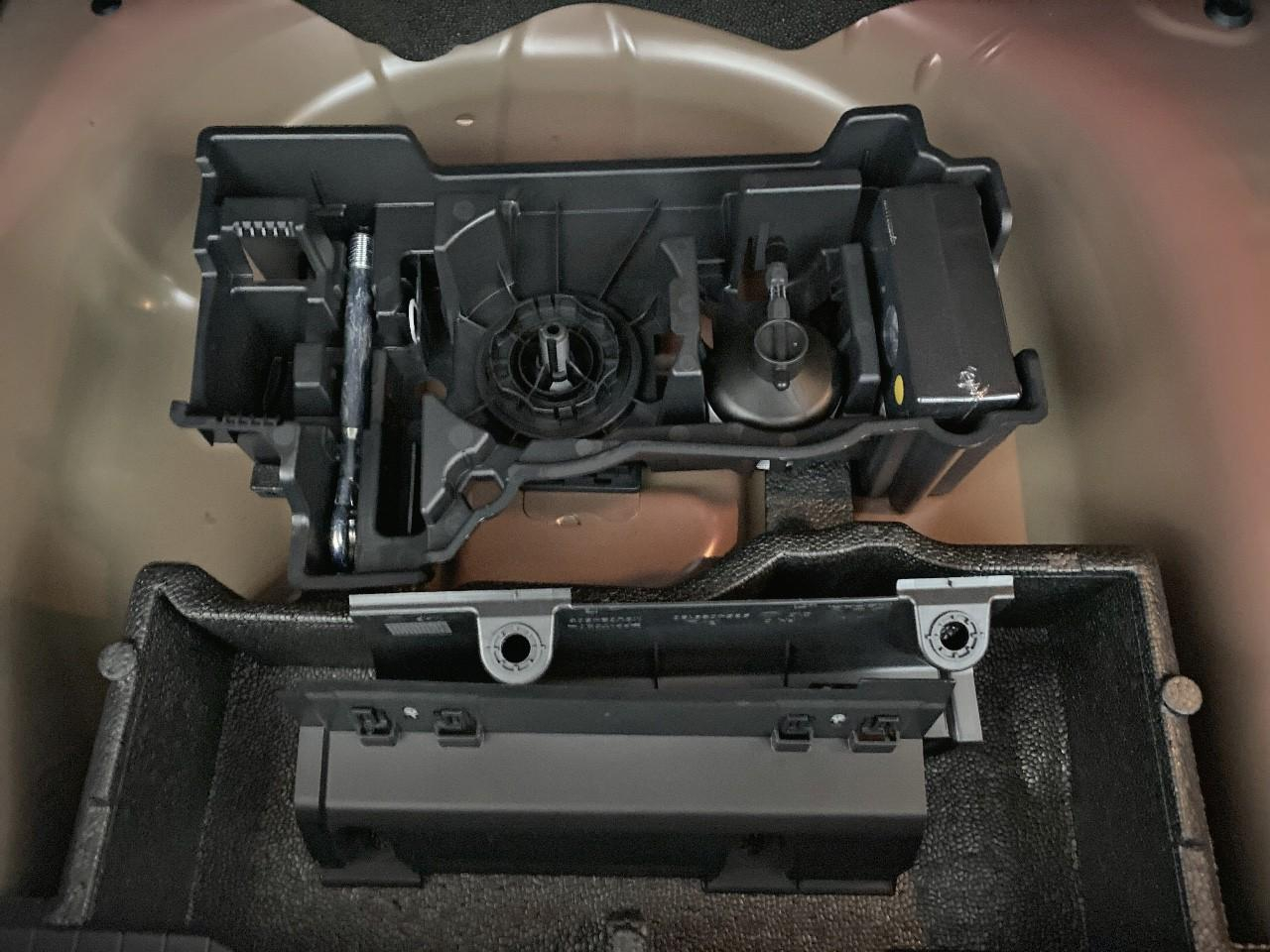 Peugeot 2008 hybrid 145 ch e-dcs6 allure — photo 16