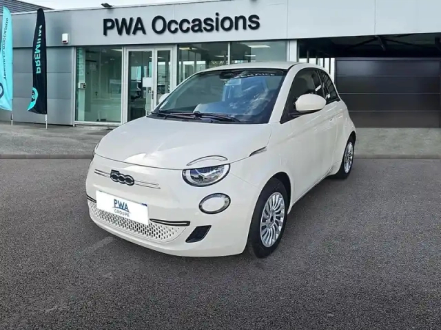 Fiat 500 e 95ch action