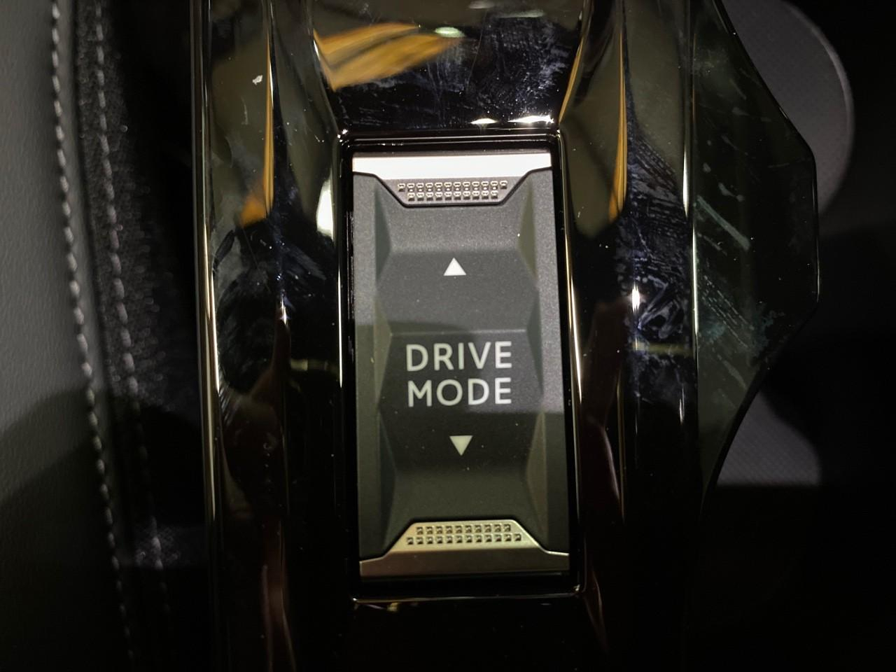 Peugeot 2008 e-2008 156ch gt — photo 16