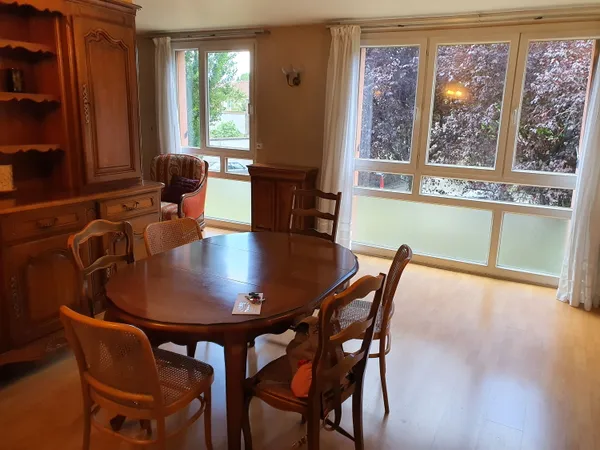 vends appartement T4, plein centre Villejuif (94)